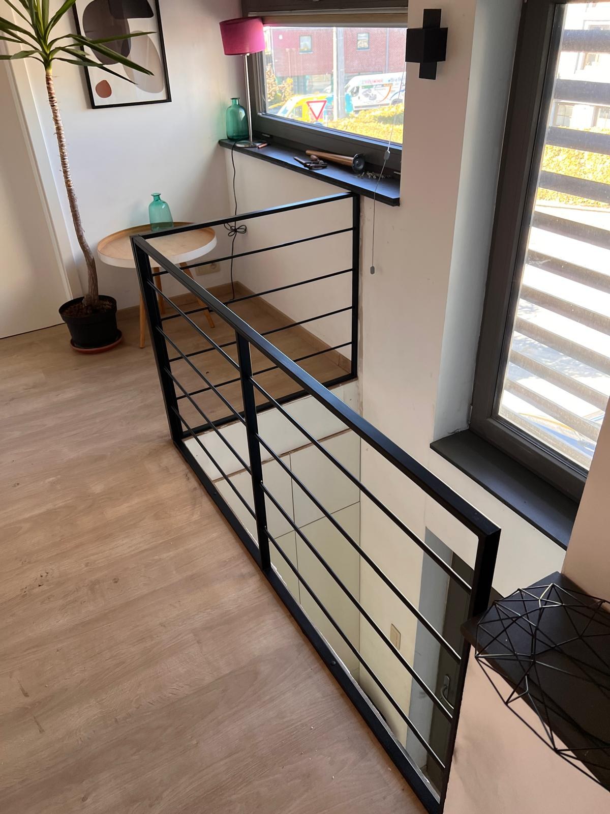 Le garde-corps de trémie, côté palier